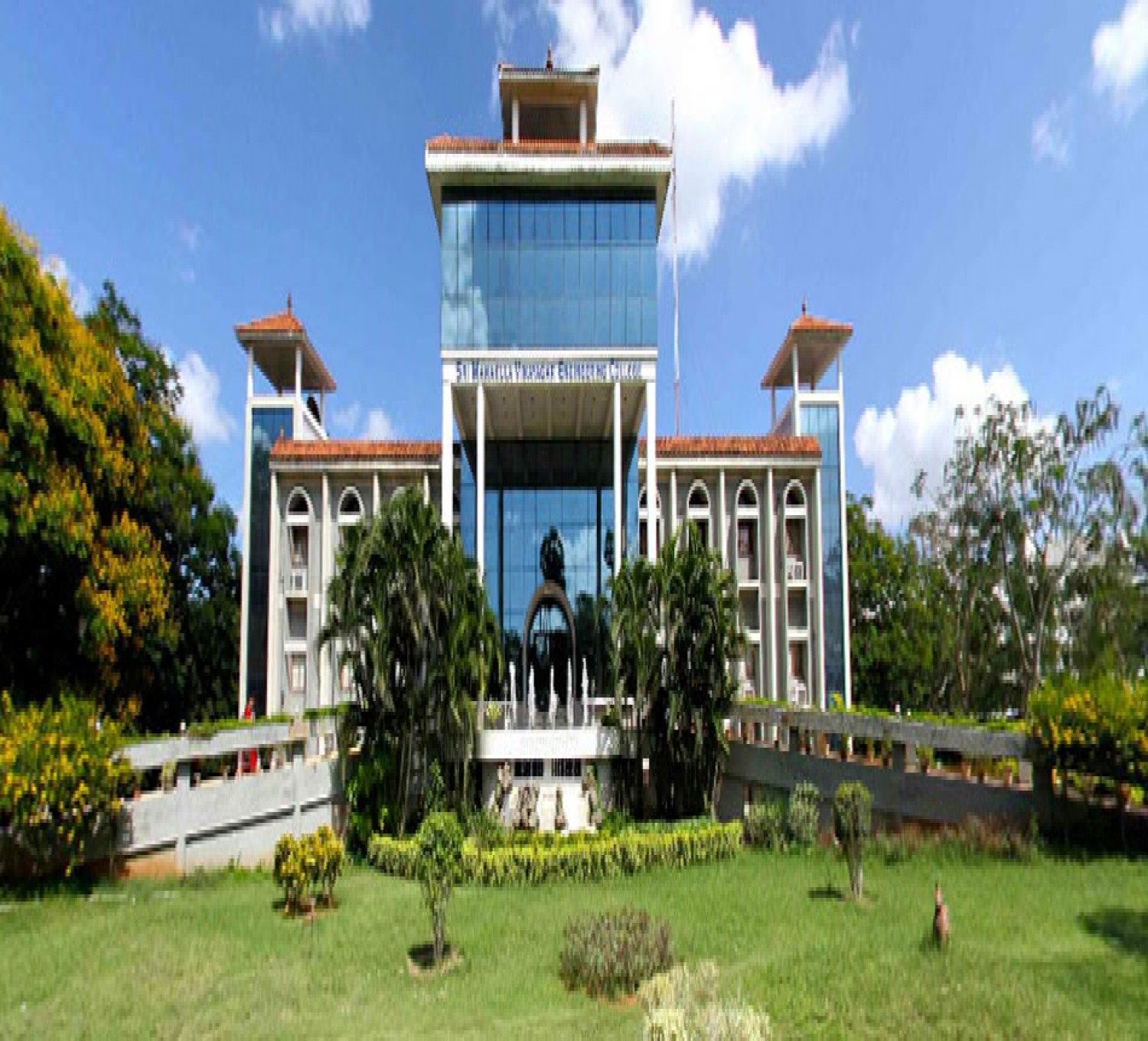 Sri Manakula Vinayagar Engineering College-cover