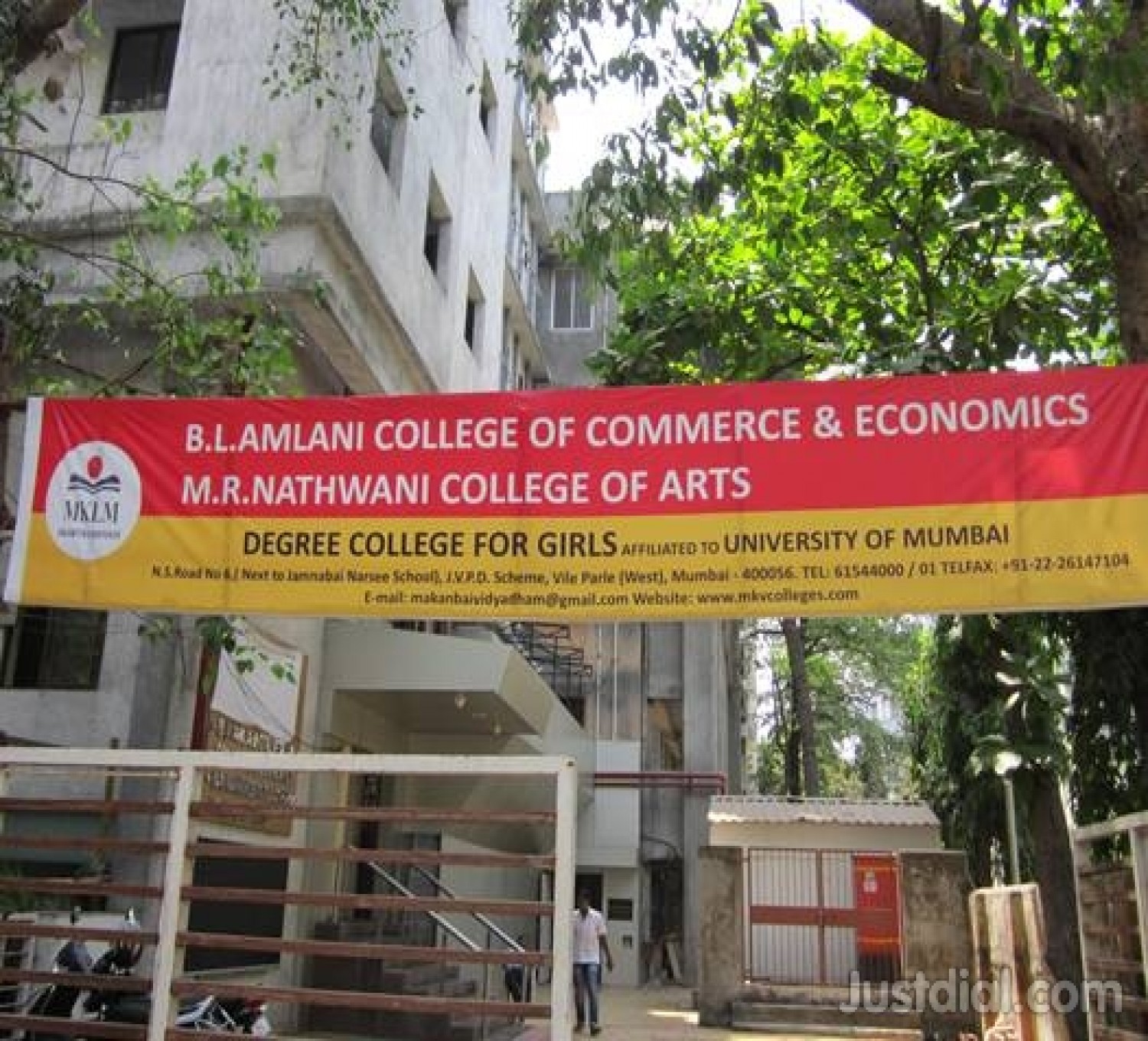 BL Amlani College of Commerce and Economics-cover